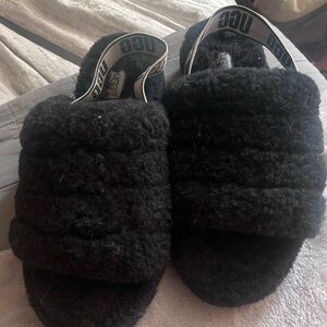 UGG FLUFF SLIDES